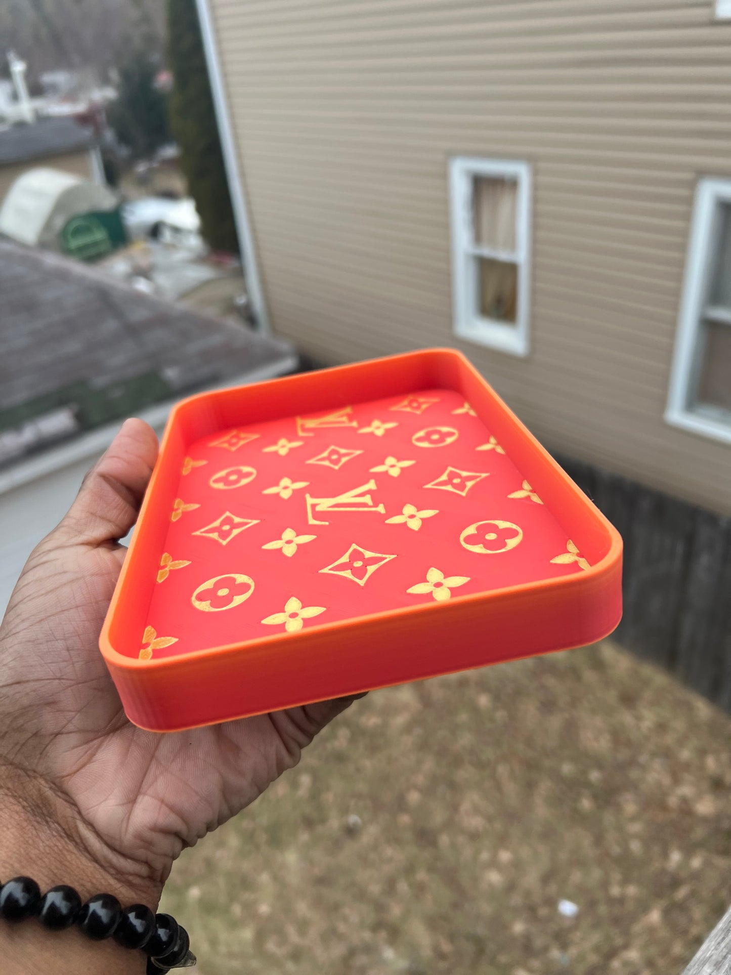 LV Tray