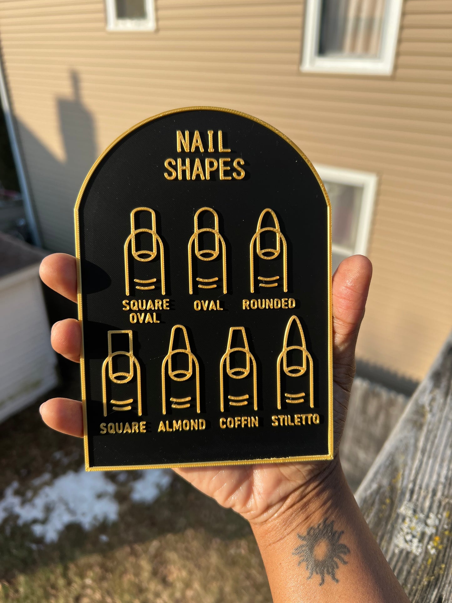 The Luxe Nail Suite Set
Custom Logo Plaque + Nail Shapes Consultation Board