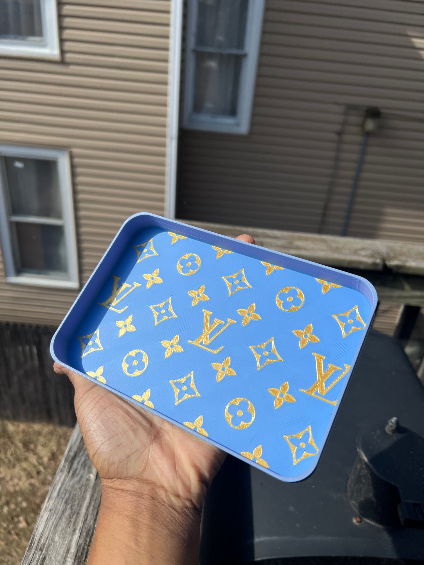LV Tray